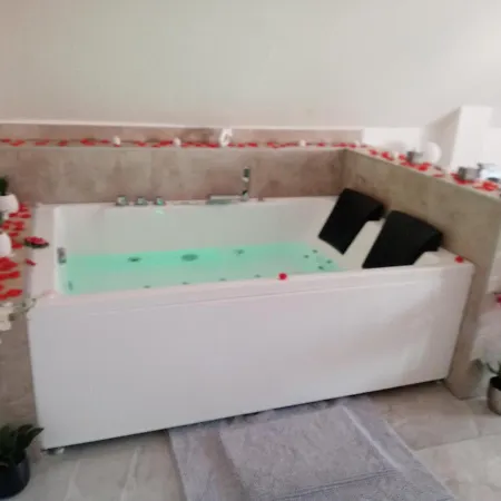 Jacuzzi Au Centre Appartamento Colmar